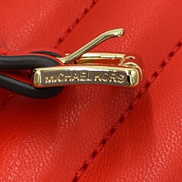 MICHAEL KORS ROSE SM OVAL CAMERA XBODY DR SANGRIA - Picture 14 of 16